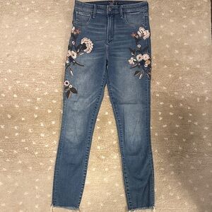 Abercrombie & Fitch Floral Embroidered Simone High Rise Ankle Jean Size 27/4L